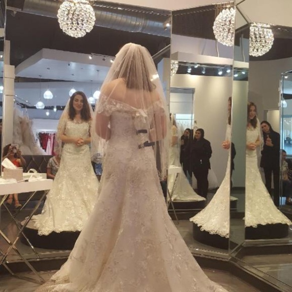 Lace wedding dress - Picture 5 of 5